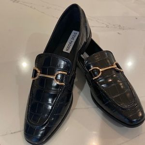 NWOT Steve Madden women’s black flats